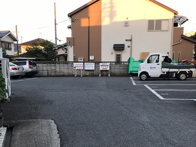 12番 13番 15番が弊社駐車場となります。
